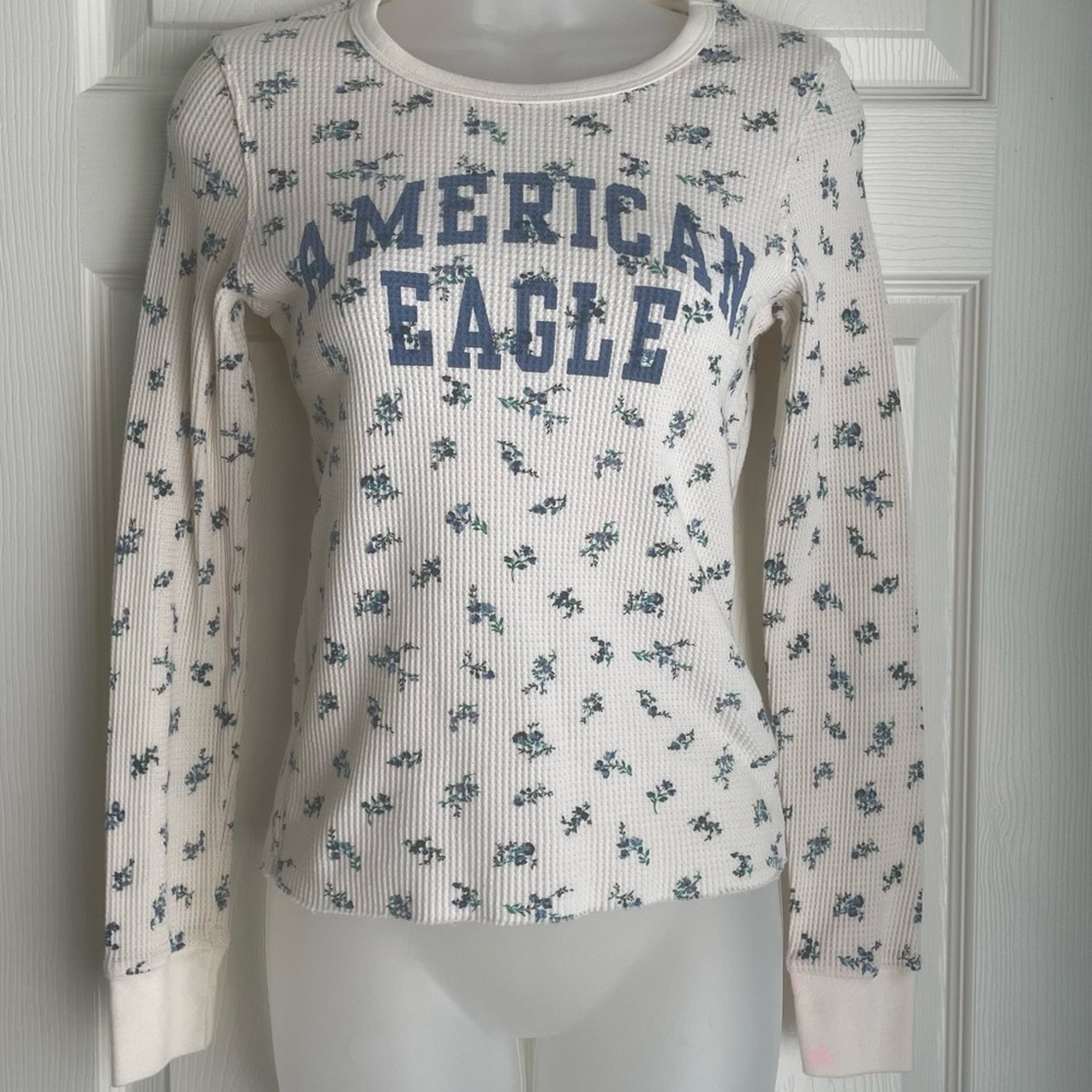 American Eagle Outfitters White and Blue Long Sleeve Tee
